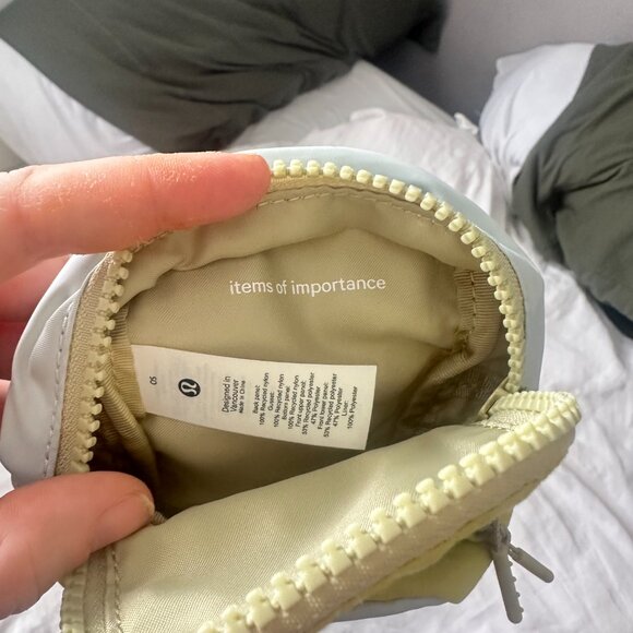 Lululemon City Adventurer Nano Crossbody Bag Yellow Serpentine/Ocean Air… - Picture 2 of 7